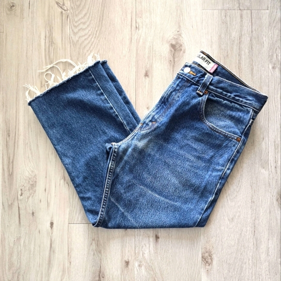 Levi's Other - Levi's | medium wash regular fit straight leg denim jeans | MENS 33'